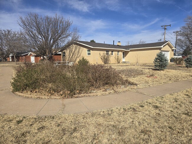 Photo - 1004 W Yucca Ave