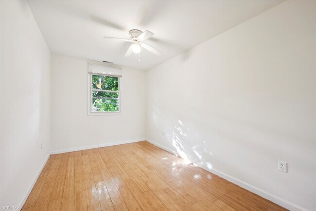 Photo - 4 br, 2 bath Triplex - 1708 N 18TH ST Unit B Unidad B