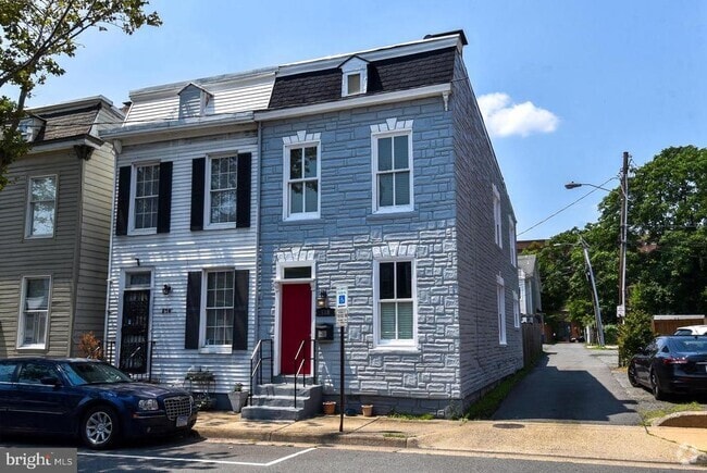 Building Photo - 518 N Patrick St Rental