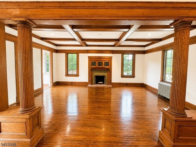 Building Photo - 2 Cloverhill Pl Unit 1