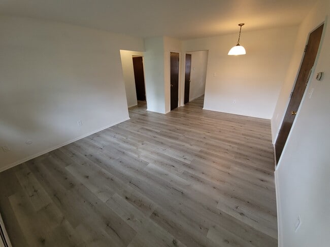 Building Photo - 455 8th St Unit 2