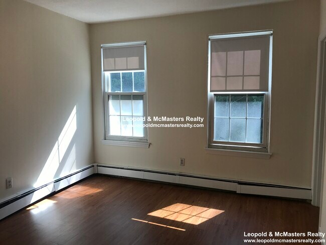 Photo - 67 S Huntington Ave Unit 3