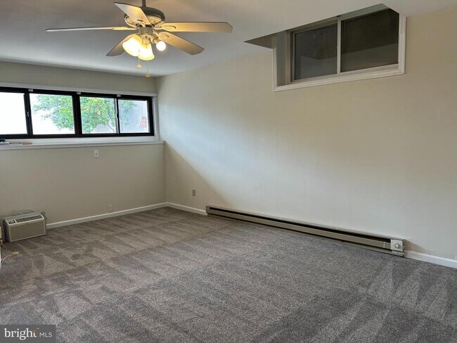 Photo - 206 Courtland St