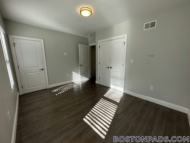 Photo - 194 Maverick St Unidad 1