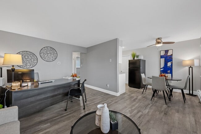 Photo - Crestone Apartments