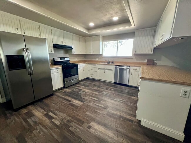 Photo - 13608 S Academy Ave