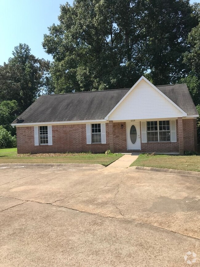 Building Photo - 3BR/3BA For Rent Rental