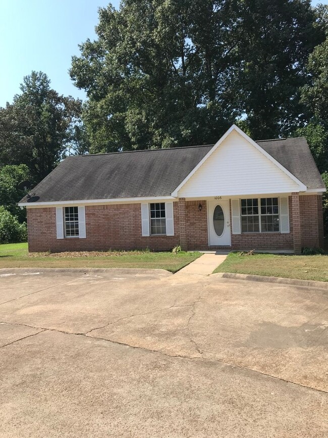 Building Photo - 3BR/3BA For Rent Rental