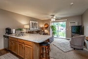 1BR, 1BA - 650 SF