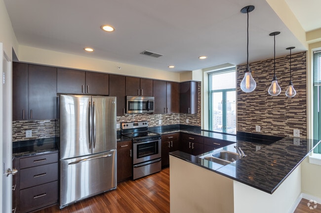 2BR, 2.5BA - 1,958 SF