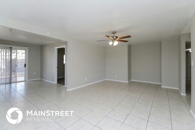 Photo - 2210 E Claire Dr