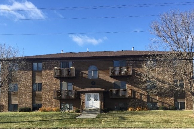 Northview Estates - 2021 N Kimball St Unit 1