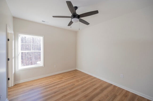 Photo - 128 Brenleigh Ct
