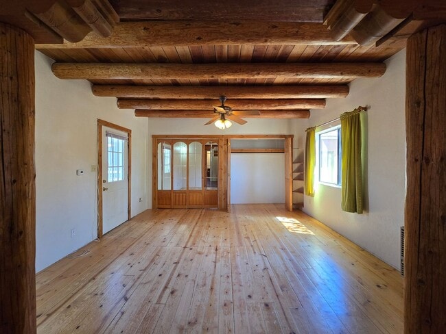 Building Photo - 27633 W Frontage Rd Unit Casita