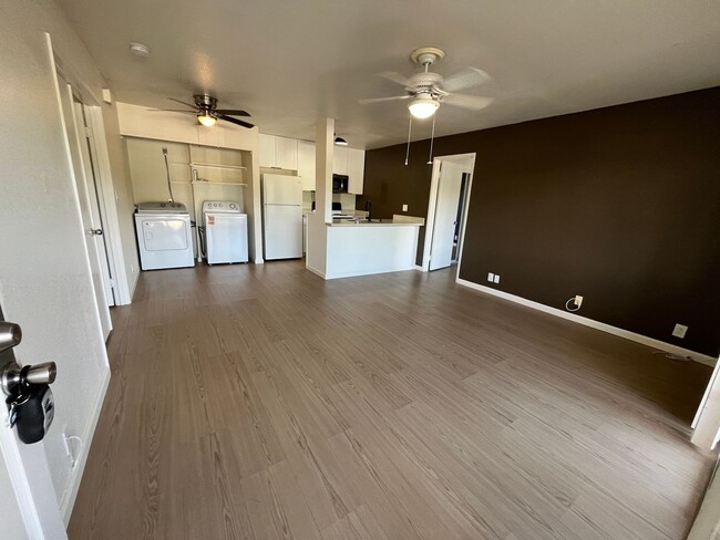 Photo - Crosspointe (Aiea/Honolulu) - 2 bed/2 bath with AC, full size washer/dryer, and swimming pool