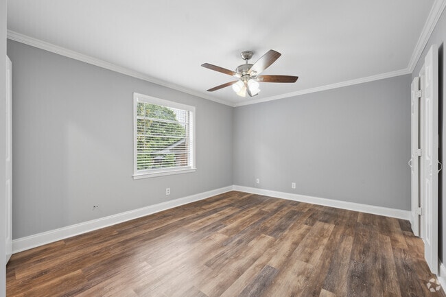 2BR, 2BA - 1,000SF - Primary Bedroom