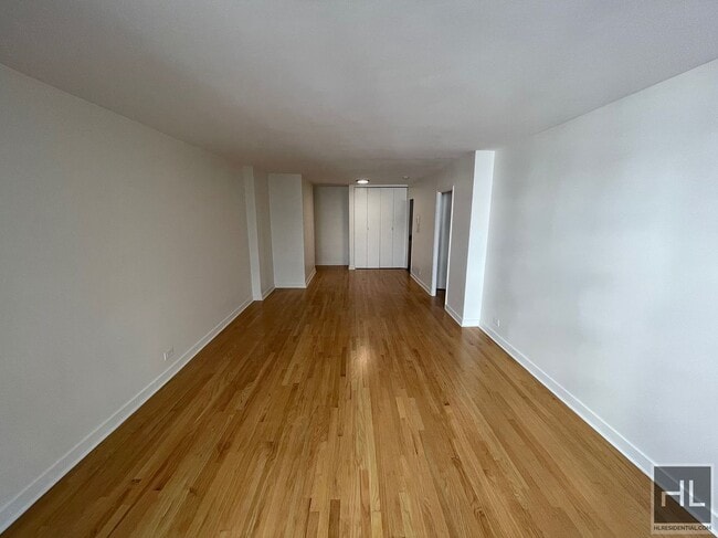 Photo - EAST 49 STREET Unidad 4S