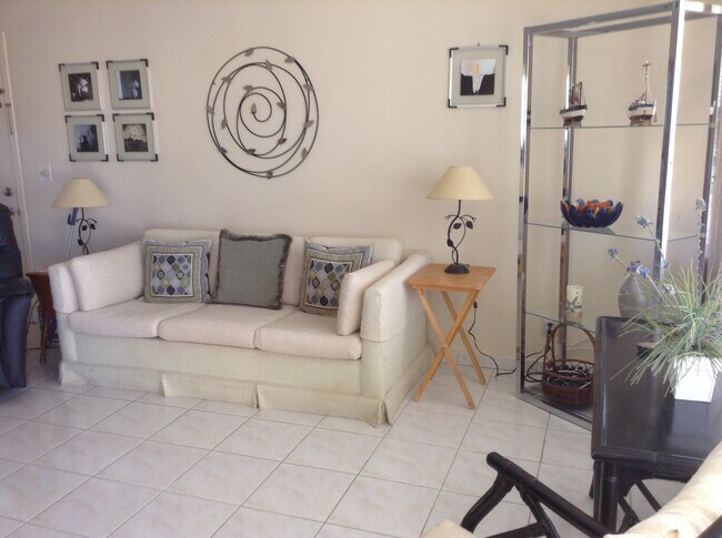 Living room - 355 Lake Frances Dr Unit 355 Lake Frances