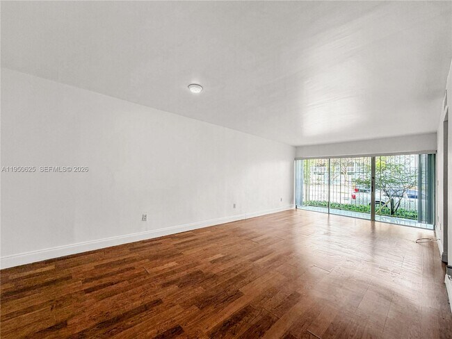 Photo - 520 NE 38th St Unit 9