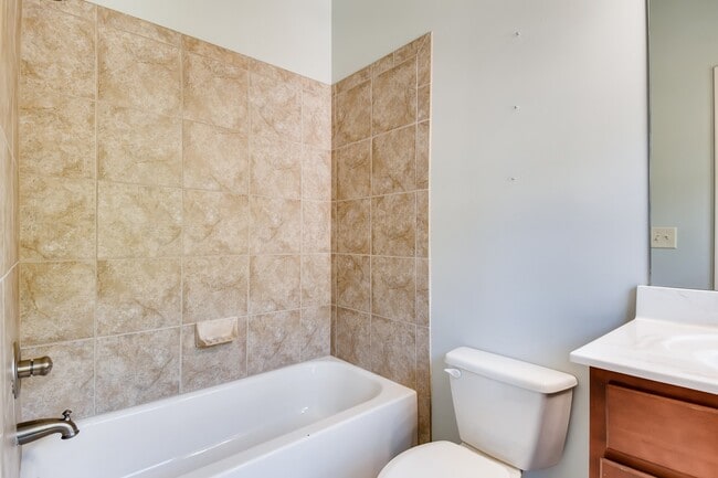 Photo - 1941 Ridgemont Ln