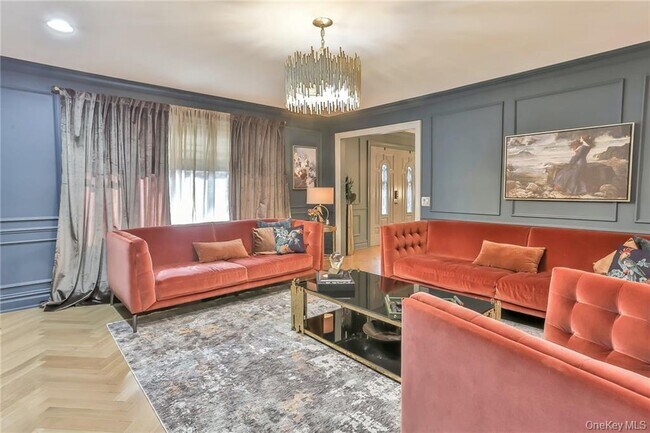 Photo - 433 New Rochelle Rd