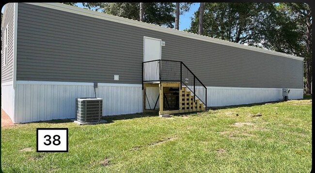 Photo - 14142 Lorraine Rd