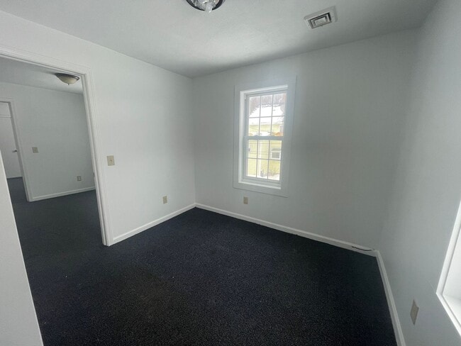 Photo - 2-Bedroom Apartment with Skylights in Adams, MA Unit 7