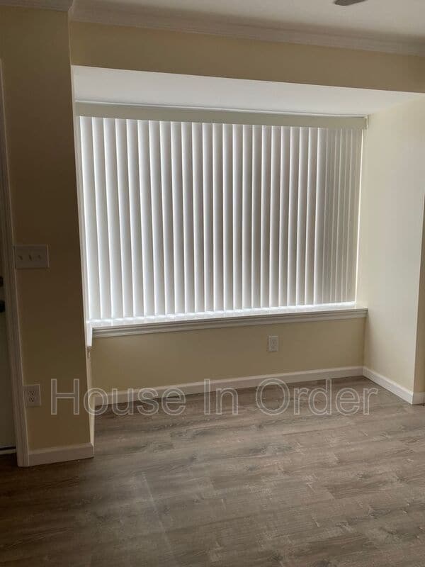 Photo - 790 N Grove St