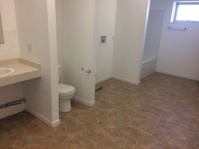 Photo - 208 Center St Unit 7