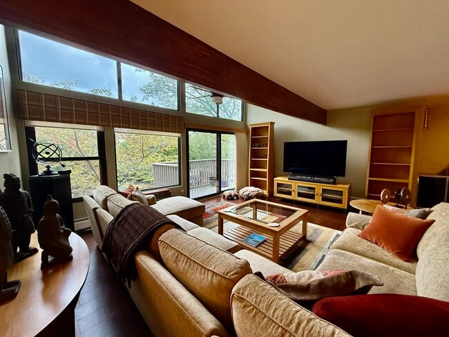 Photo - 1465 E Putnam Ave Unit 217