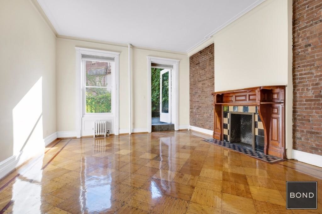 Photo - 116 W 78th St