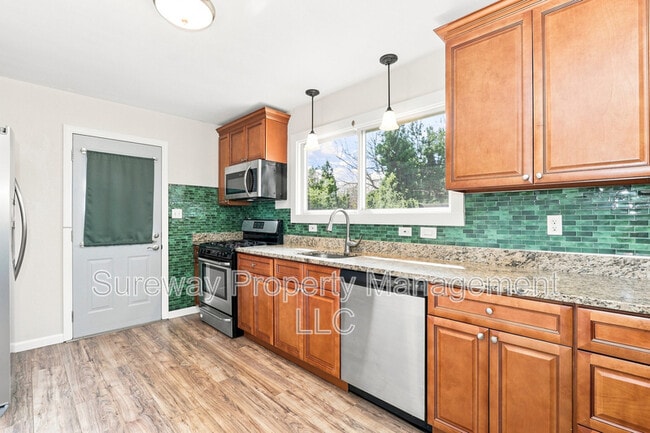 213 Cardinal Ln
