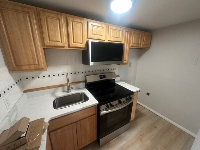 Photo - 997 Broadway