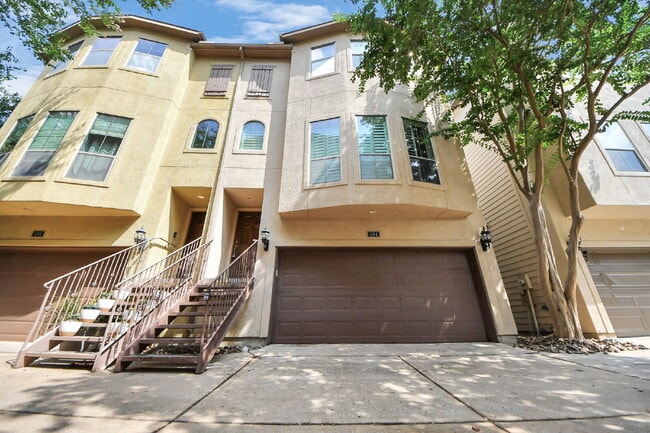 ? Live the Montrose Lifestyle! ? - ? Live the Montrose Lifestyle! ? Apartment