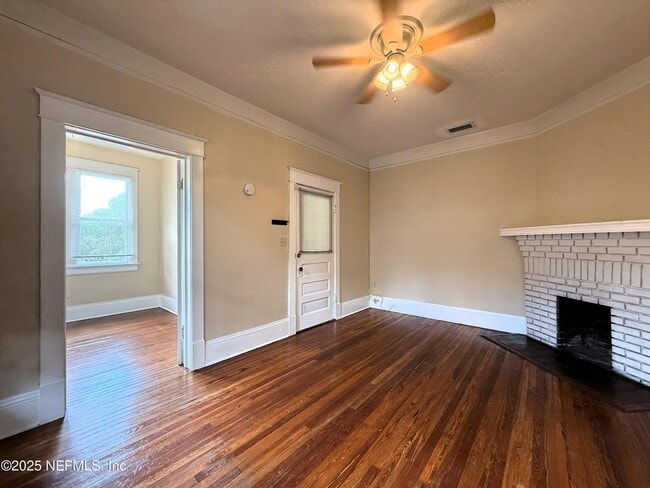 Photo - 2245 Myra St Unit 4