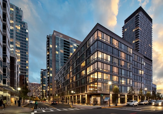 Photo - 75 Park Ln S