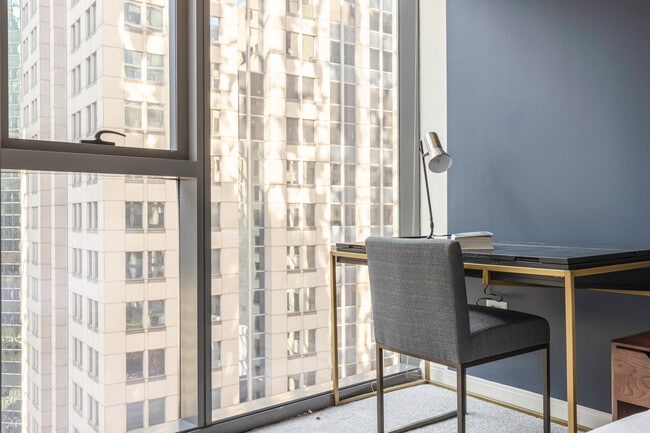 Photo - 730 W Couch Pl Unit FL15-ID1366