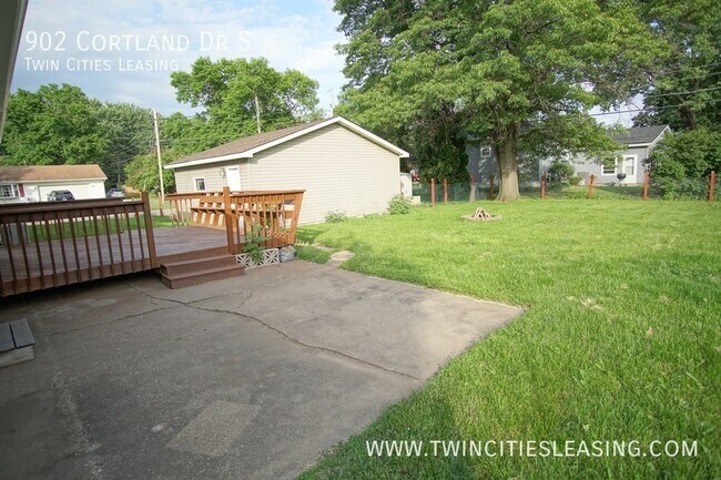 Photo - 902 Cortland Dr S