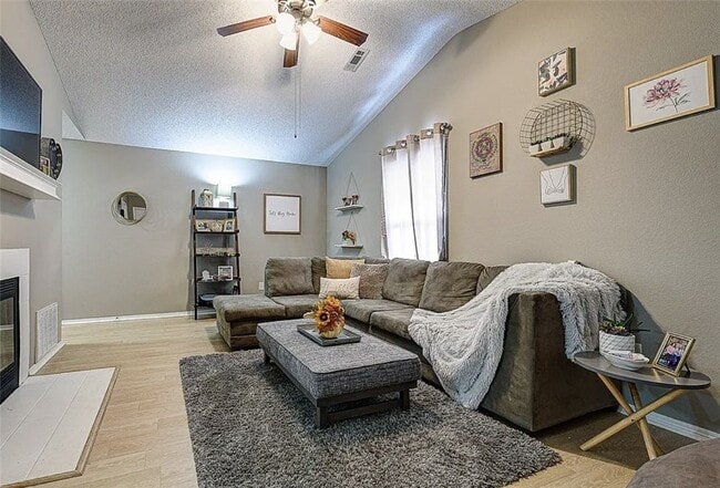 Photo - 1701 Signature Dr