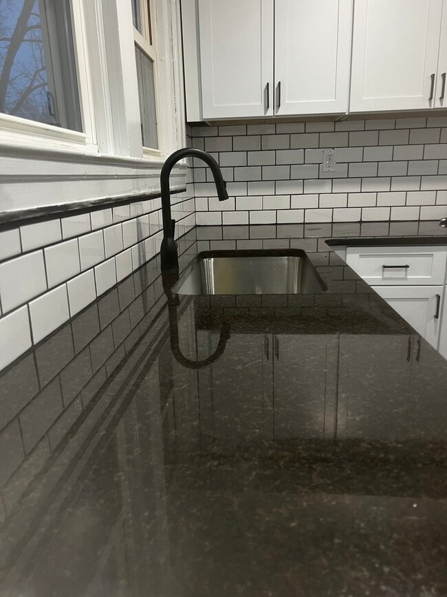 kitchen - 16 Exeter St