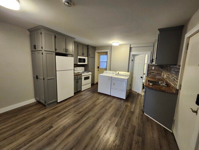 Photo - 95-95 Hazen St Unit 1