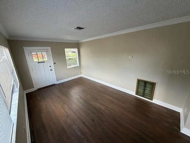 Photo - 1931 Staunton Ave