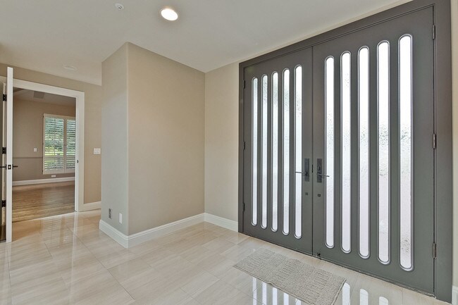 Photo - 651 Manresa Ln