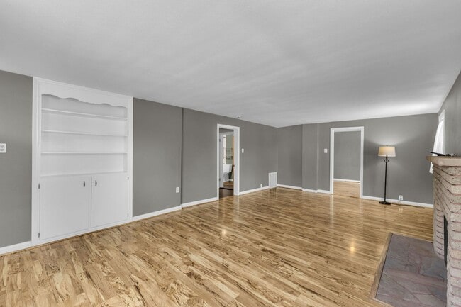 Photo - Beautiful and Bright 2 Bedroom 1 Bathroom Home in Murray!!