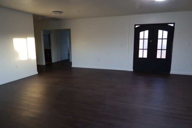 Photo - 22144 De Berry St
