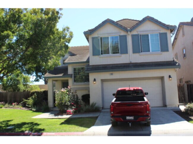 Building Photo - Welcome Home! Spacious 4 Bedroom, 2.5 Bath...