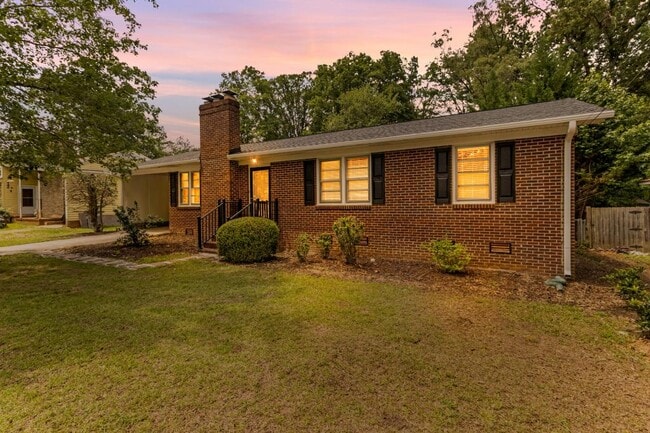 Building Photo - 9 Forestdale Dr