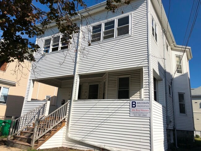 Building Photo - 329 Malden St Unit 1 Rental