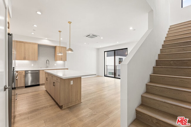 Photo - 3419 1/2 Fletcher Dr