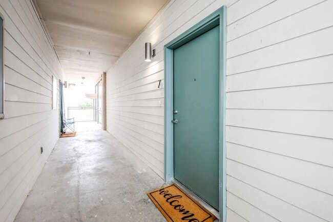 Photo - 1511 Don Camilo Blvd Unit 7